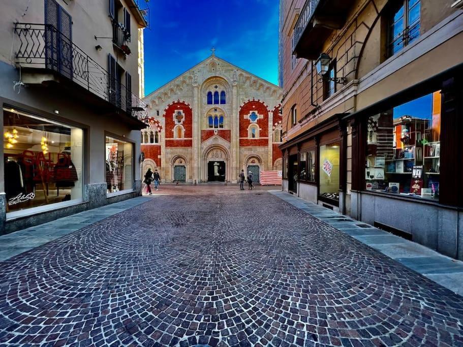 Apartamento Prestigioso Attico A Passo Duomo By Revenue House Casale Monferrato Exterior foto