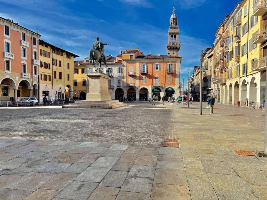 Apartamento Prestigioso Attico A Passo Duomo By Revenue House Casale Monferrato Exterior foto