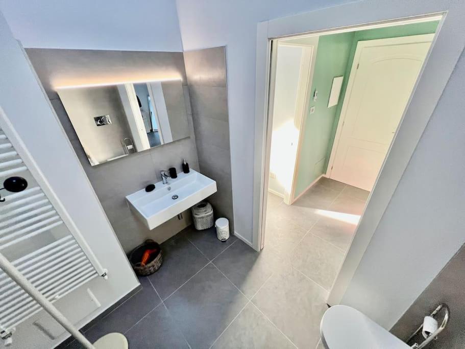Apartamento Prestigioso Attico A Passo Duomo By Revenue House Casale Monferrato Exterior foto